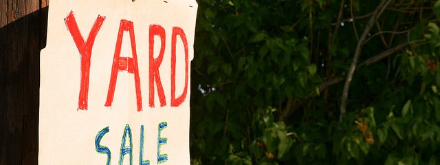 yard sale sign